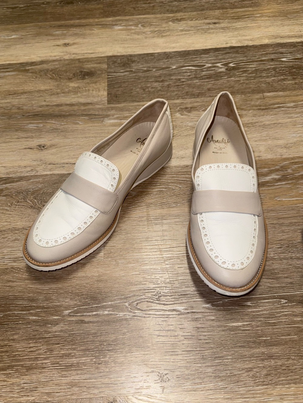 Amalfi by RANGONI Italian white and beige leather loafers